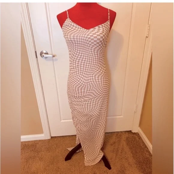 SPAGHETTI STRAP RUCHED PRINTED MAXI DRESS - Picture 12 of 12